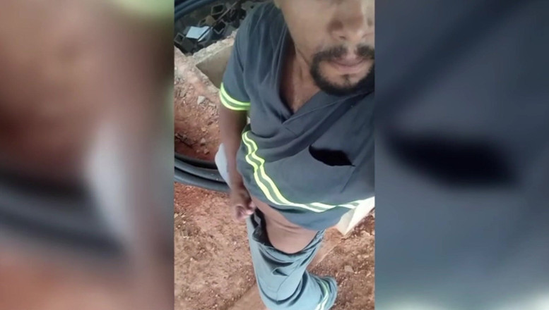 TheBlacKHunterr: Masturbando Escondido No Trabalho