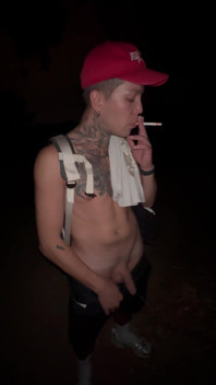 Harry_jen | Sexy Guy Smokes and Pisses
