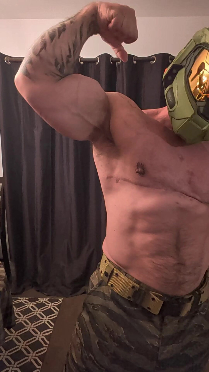Bruiser Bearwood: Master Ketua Flexing