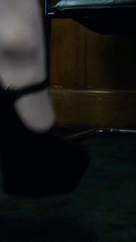 Seksowny prawnik też myślał, że jej klient, więc pieprzy ją od razu w jej biurze