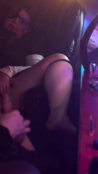 Spät in Der Nacht Endet Das Spiel Mit Einem Creampie Und Etwas Gegenseitiger Masturbation