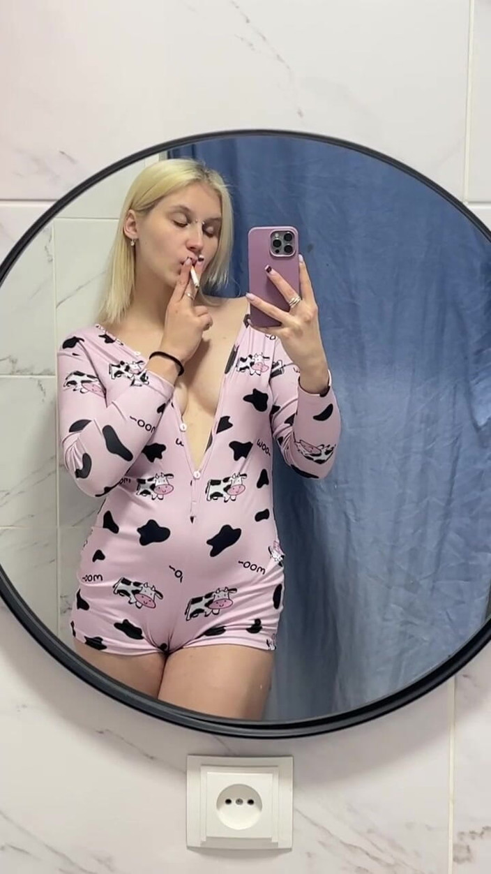 MertyXXX: Ich Werde Meine Zigarette Austrinken Und Dann Mich Selbst Ficken