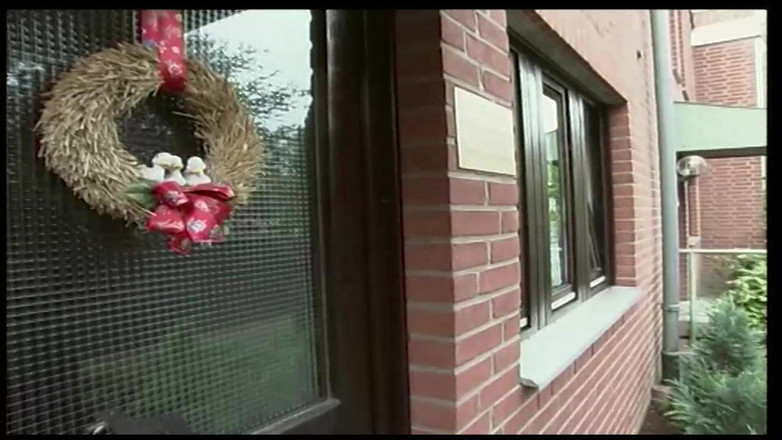 Muschi movie official: ドアをノックして、彼女があなたをセックスさせるのがわかるわ。