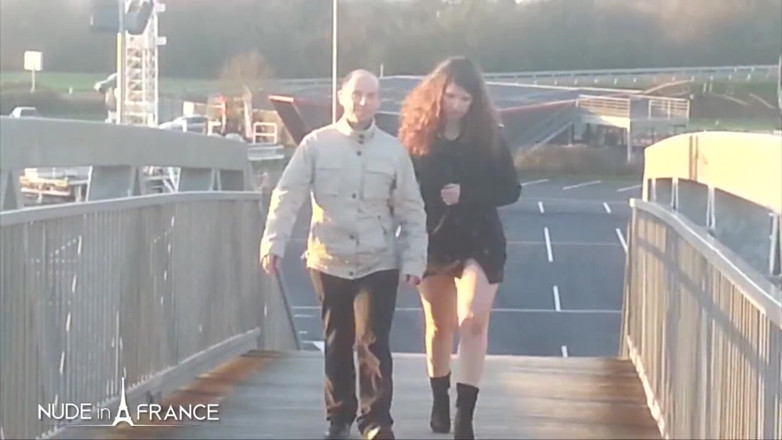 Nude in France: Adriana se fait sodomiser dans un trio sans son mari