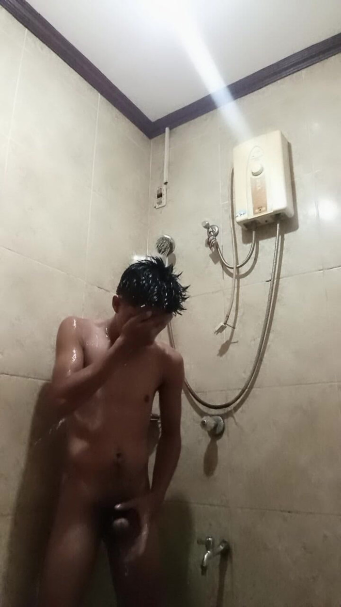 Rent a gay productions: Filipino Solo Shower: Slim Asian Twink Szarpanie Wielki kutas