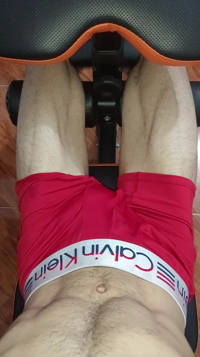 rey10rey10: Submissive Fitness Big Cock in the Gym, Six Pack