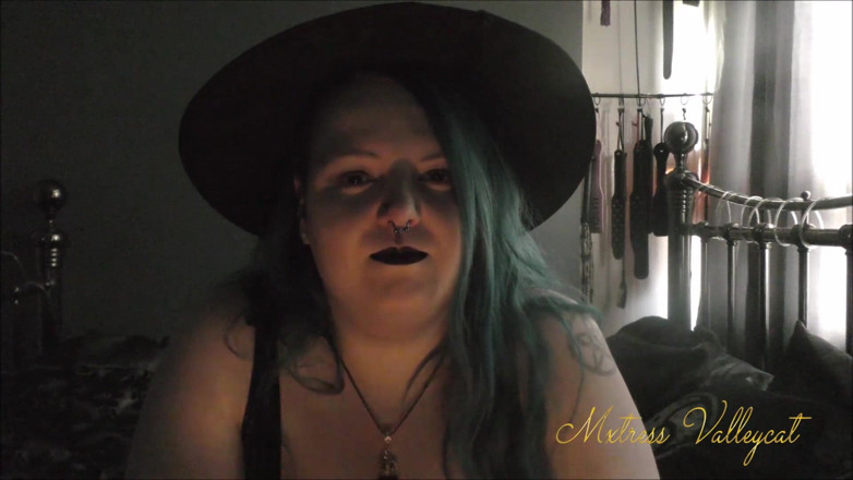 Mxtress Valleycat: Yule be femme too
