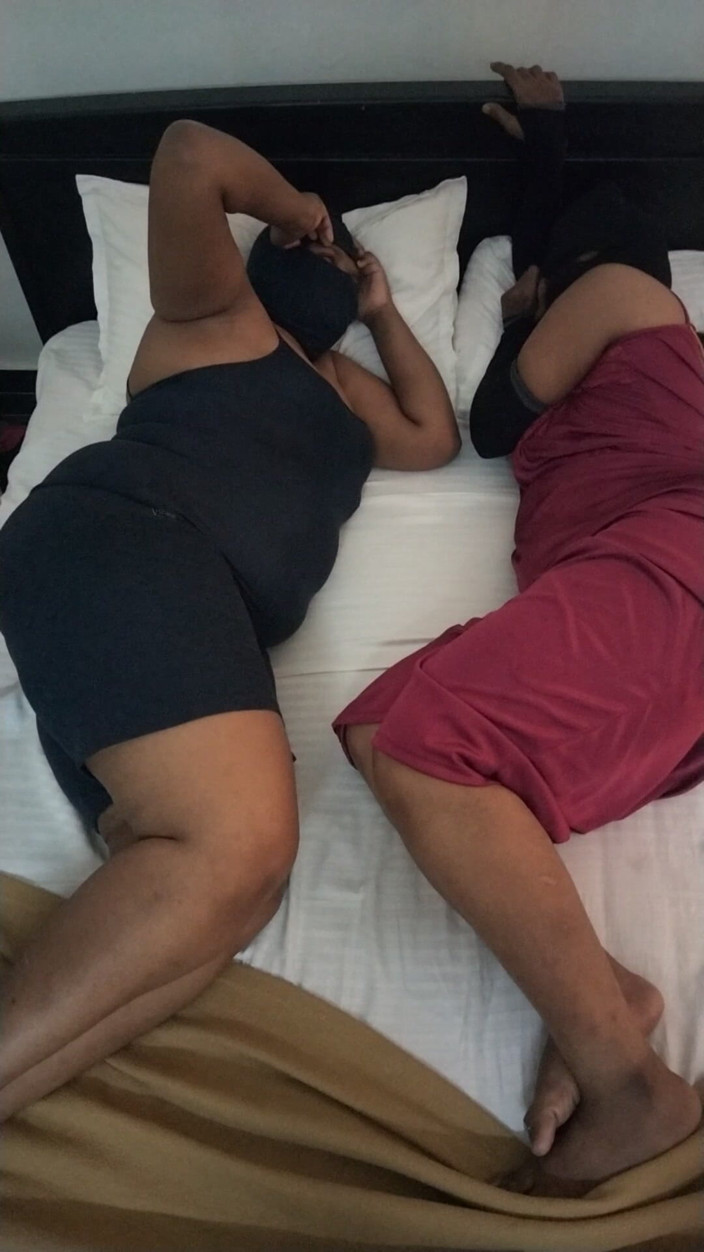 Tamil lesbian: Lesbians Shoot - Preparation