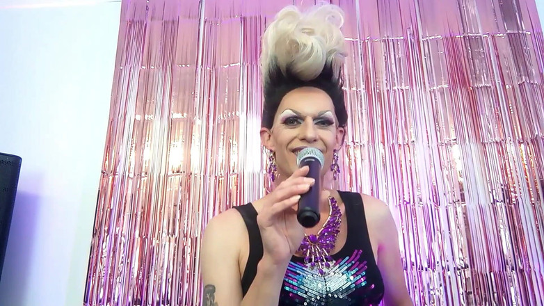 Alexalovesit: 달콤한 트랜스젠더 커버