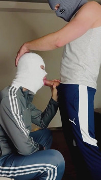 Blowjob merokok