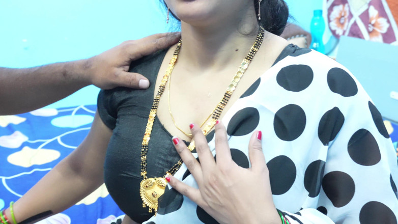 Neha bhabhi0832: Esposo ne, esposa que se mueve en la axila y...