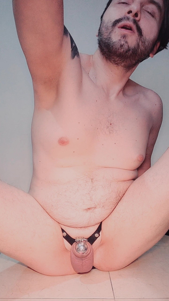 SlutClosetedfag: Kuisheidskooi en dildo neuken