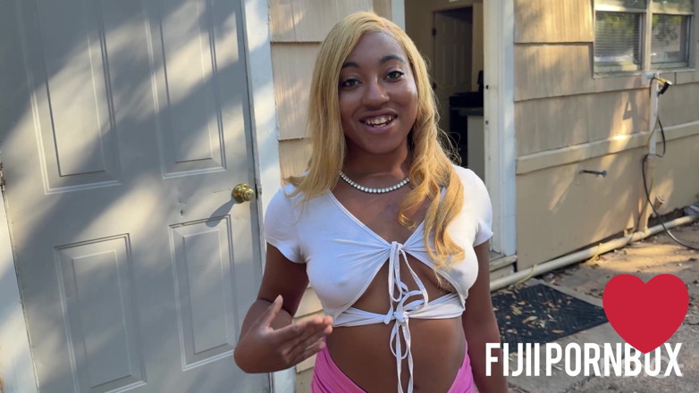 Fijii pornbox: พี่ชายต่างหญิงมารับฉันเพื่อเย็ดกันตอนที่แม่เลี้ยงไปทำงาน