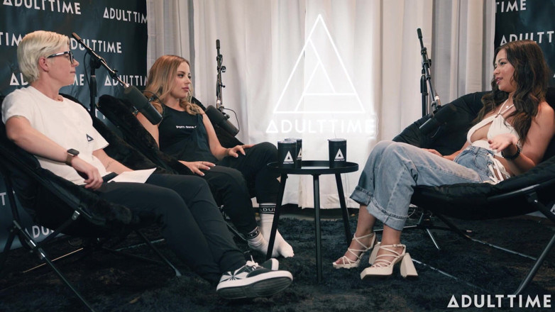 Adult Time Podcast: Scarlett Alexis &amp; anna claire clouds Pen*s fingers &amp; mile high club |...