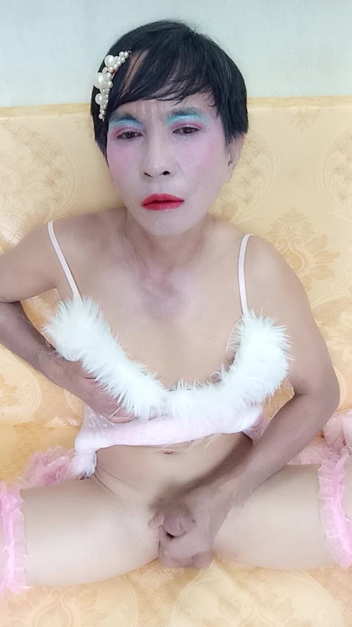 nguyen dang thien tri: Oanh Le - vestita da principessa porno sexy - selfie eiacula e...