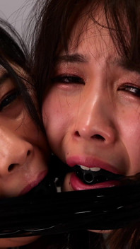 Machi ikuno & yui shirasaki diikat & disumpal: nggak ada yang lebih dekat dari ini!