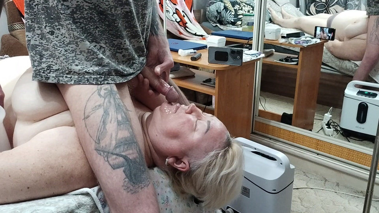 Zona901: Je branle ma bite pour nourrir ma copine du sperme...