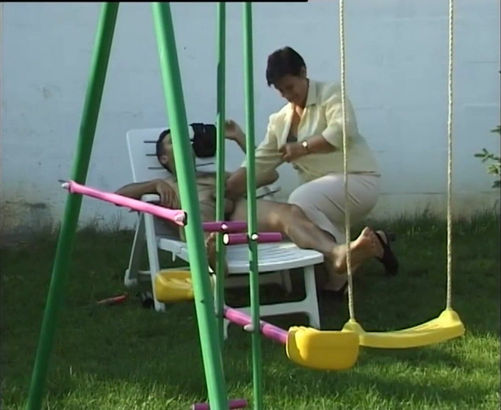 Mature Climax - 100% Mature Videos: Abuela excepcional follando en un columpio