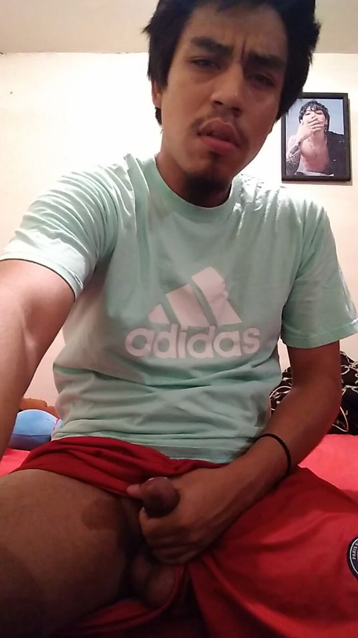 AlexAlejandro13: Quítate estos pantalones cortos poco a poco para que mi...