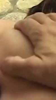 Christina nafouklé bradavky latina se oddává staré a mladé intimitě a kvetou její anální květ