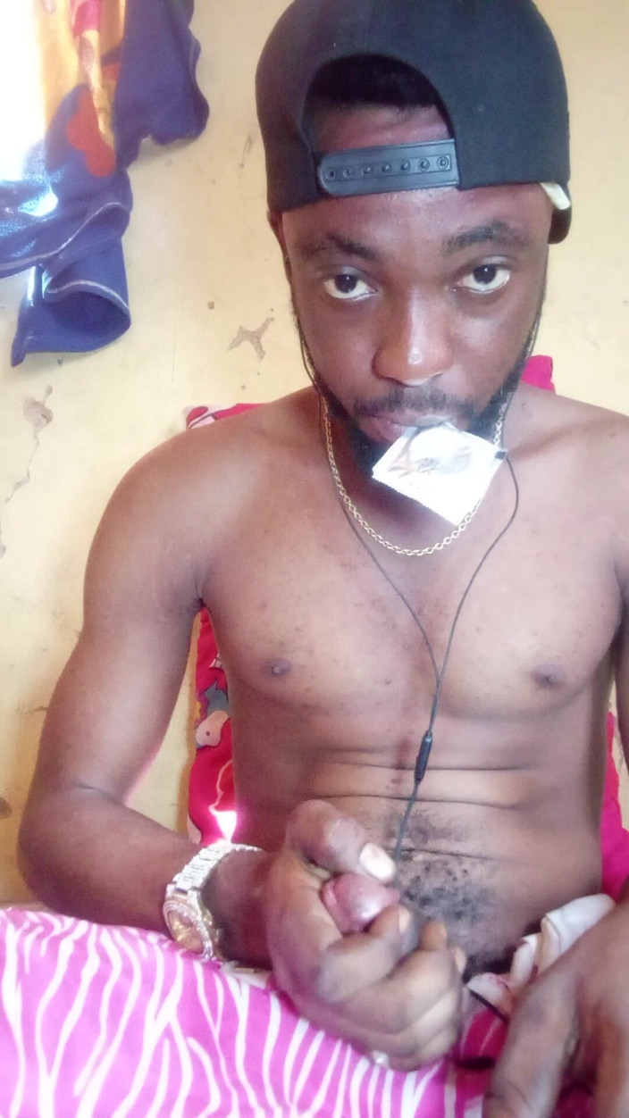 Bangwett: Mi tocco mentre guardo il porno