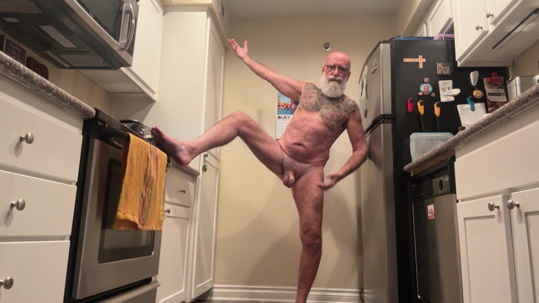 feedmedick: Naked in the Kitchen