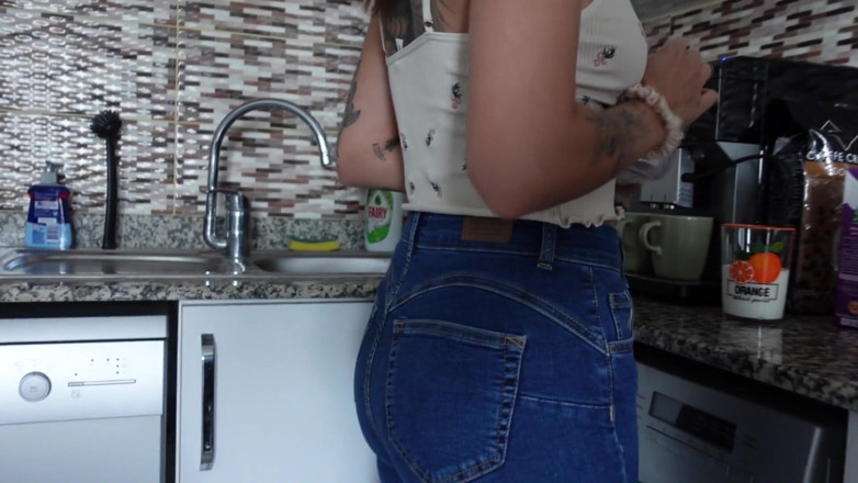 Ghomestory: Si rambut coklat cergas pantat berair! Blowjob tekak dan kongkek...