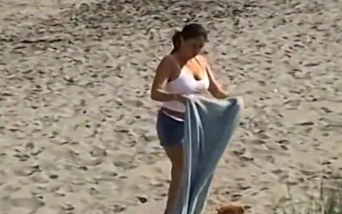 Homegrown Handjob: Kelli dá um boquete a um estranho