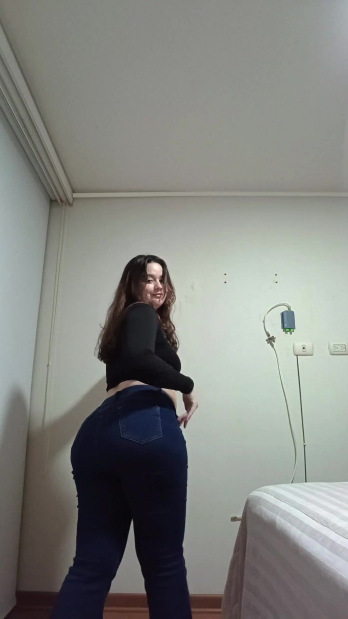 Nicole Passat: 젖탱이를 보여주는 니콜...