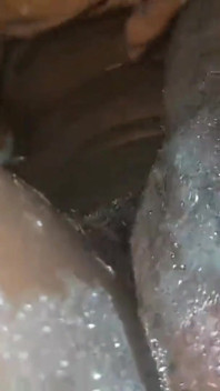 Nata4sex si sega nel bagno sborrata