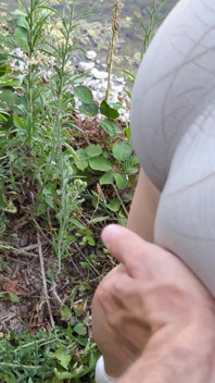 Sono stata beccata mentre scopavo una bella ragazza nel bosco