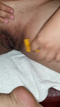 Chubby Big Ass Girl Shaves Her Pussy While Getting Wet