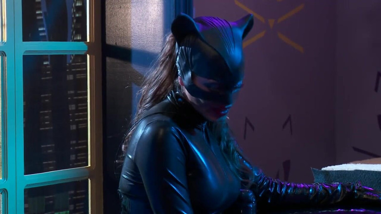 Fetish Desire: Catwoman ošukaná velkým ptákem