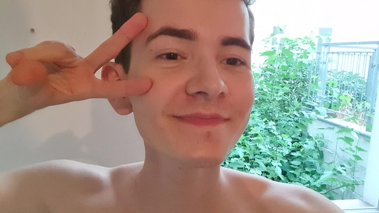 Prettyboi2000x: Femboy trêu chọc và nhỏ giọt tinh từ cưỡi cu...