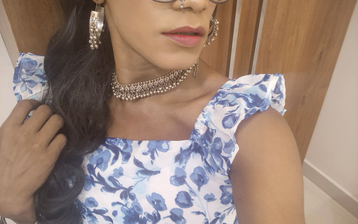 Keerthanakeerthi95: Pompino Ragazza Sissy Indiana