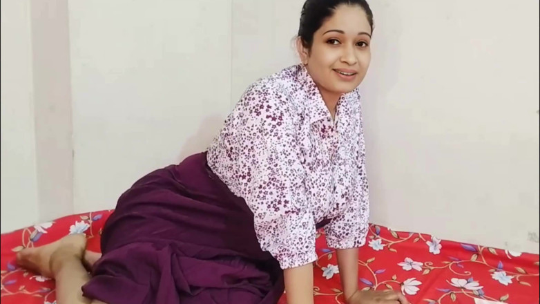 YourUrfi: Bhabhi tự đụ mình dưa chuột trong đít và âm hộ của cô ấy