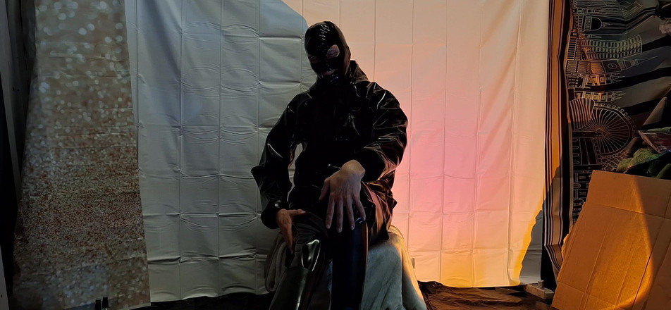 Dreamofevolution: Farmerrain Rainwear e Máscara de Látex