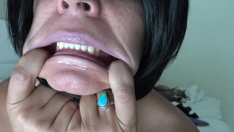 Stepmom Susan: French Stepmother Speaks Raw Words