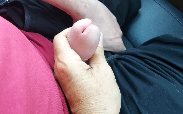 Step Mommy: 하이힐과 짧은 치마를 입은 핫한 밀프가 택시를 불러 차에서 자위해. 1부