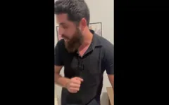 Bir partiden döndüm ve sen benim kölemsin beni bekliyor