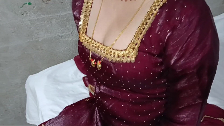 Vamika: 파티할 준비가 된 타밀 바비이지만 데버에게 따먹히다