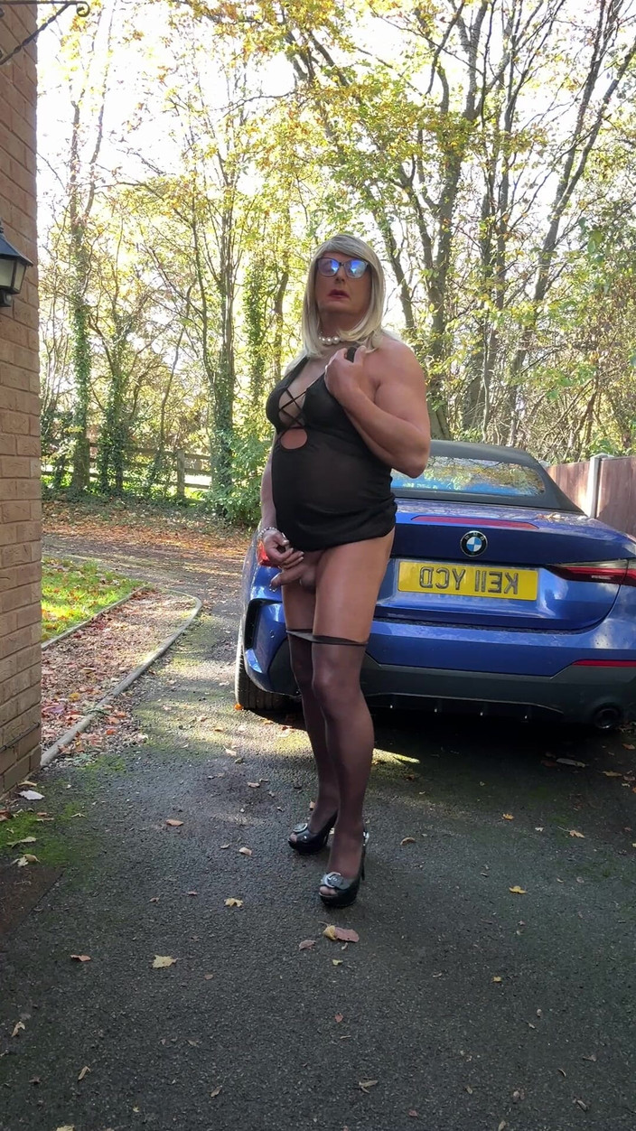 Kellycd2022: Sexy Crossdresser Kellycd2022 v Black See Přes šaty Hladké punčocháče a...