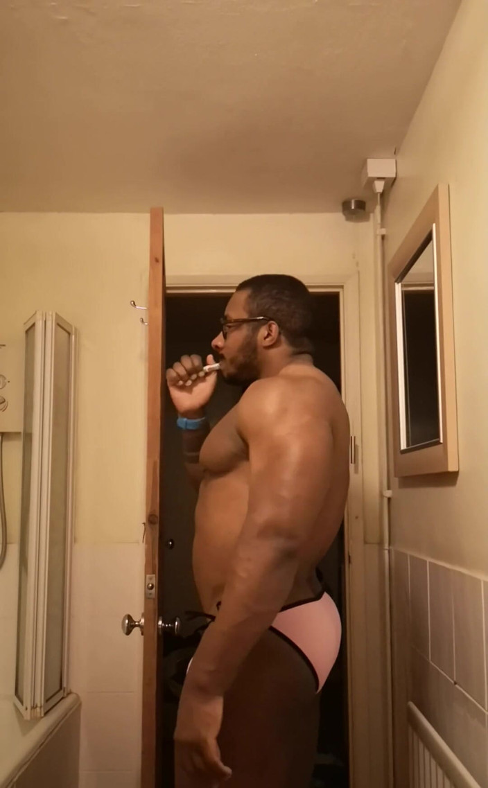 Amadeus: Mendapatkan Rdy untuk Katil. Kali pertama dan sebenarnya melihat diri...