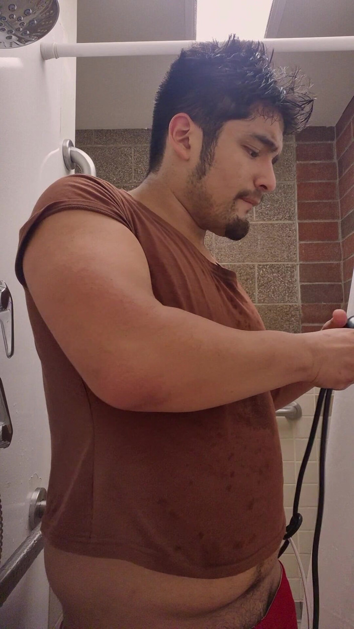 Nakeyjoss: Inflace na břicho žárovky