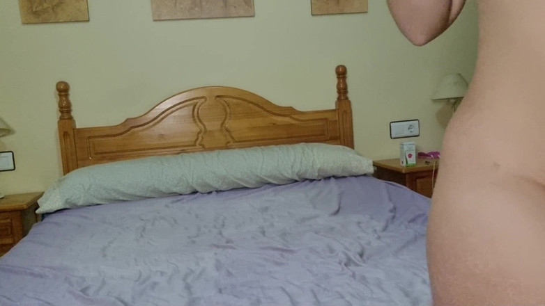 Holycandy: मेरे पड़ोसी ने मुझे हॉट वीडियो भेजा