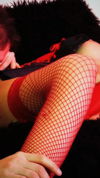 Katie Kaliana empapa su polla en el coño