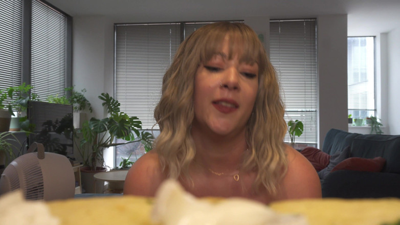 Sasha Curves: Middag med en jättinna