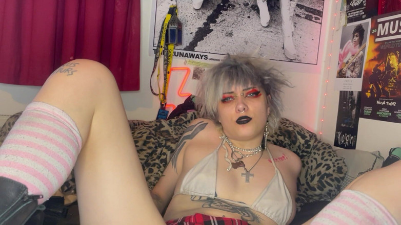 Glitterqueen1999: Lízej moje zpocené chodidla! Klenuté nohy Špinavé ponožky JOI CBT ponížení...