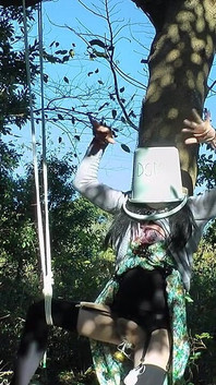 Istruzione dell'allenatore No23 Punizione per aver lasciato il secchio su una gamba