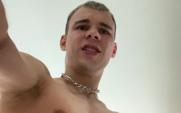 Max_Russell: Uctívej mě